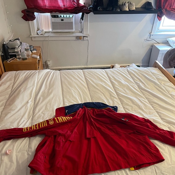 Red vintage Tommy Hilfiger jacket - Picture 3 of 4